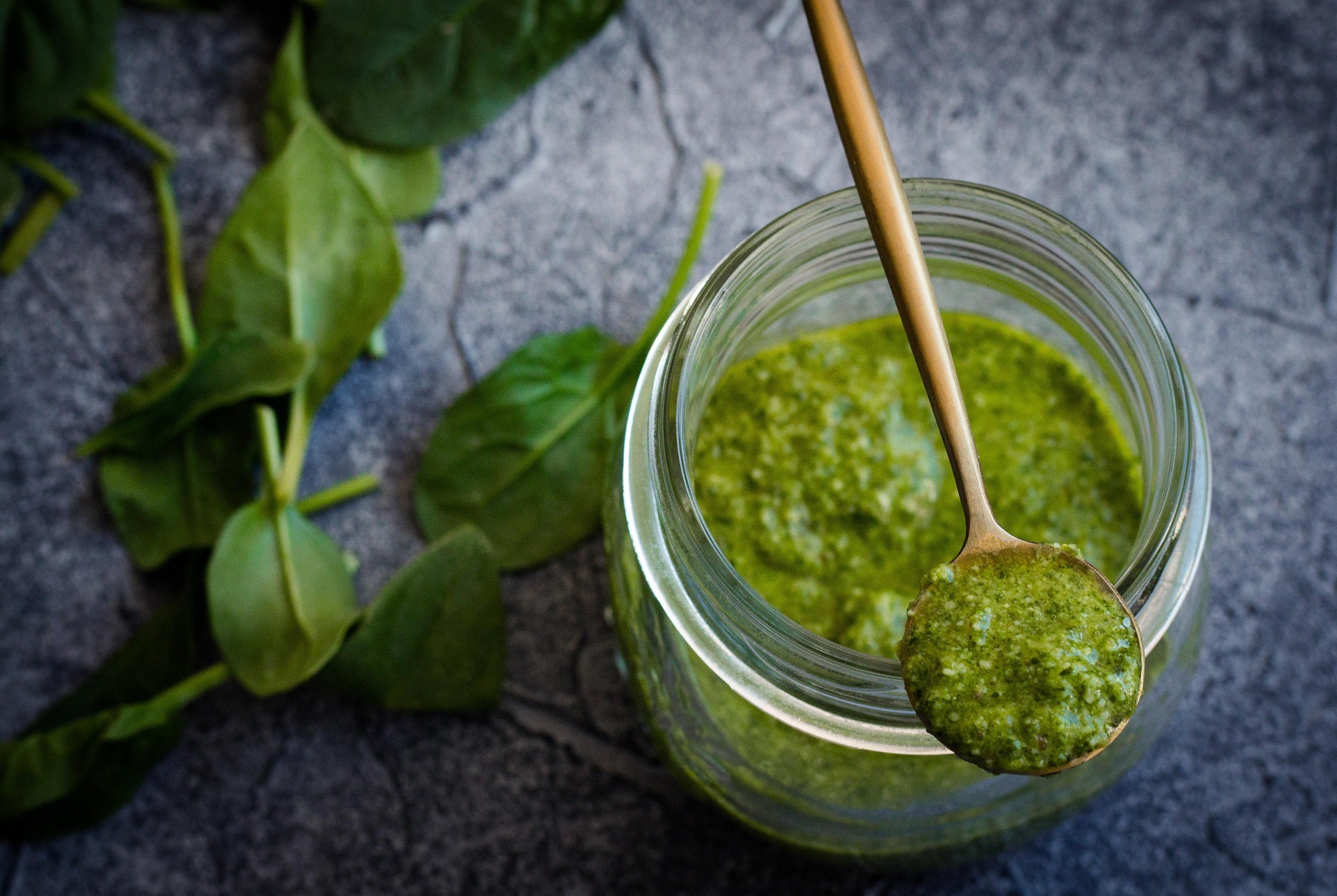 Pesto z oleju konopnego lub słonecznikowego